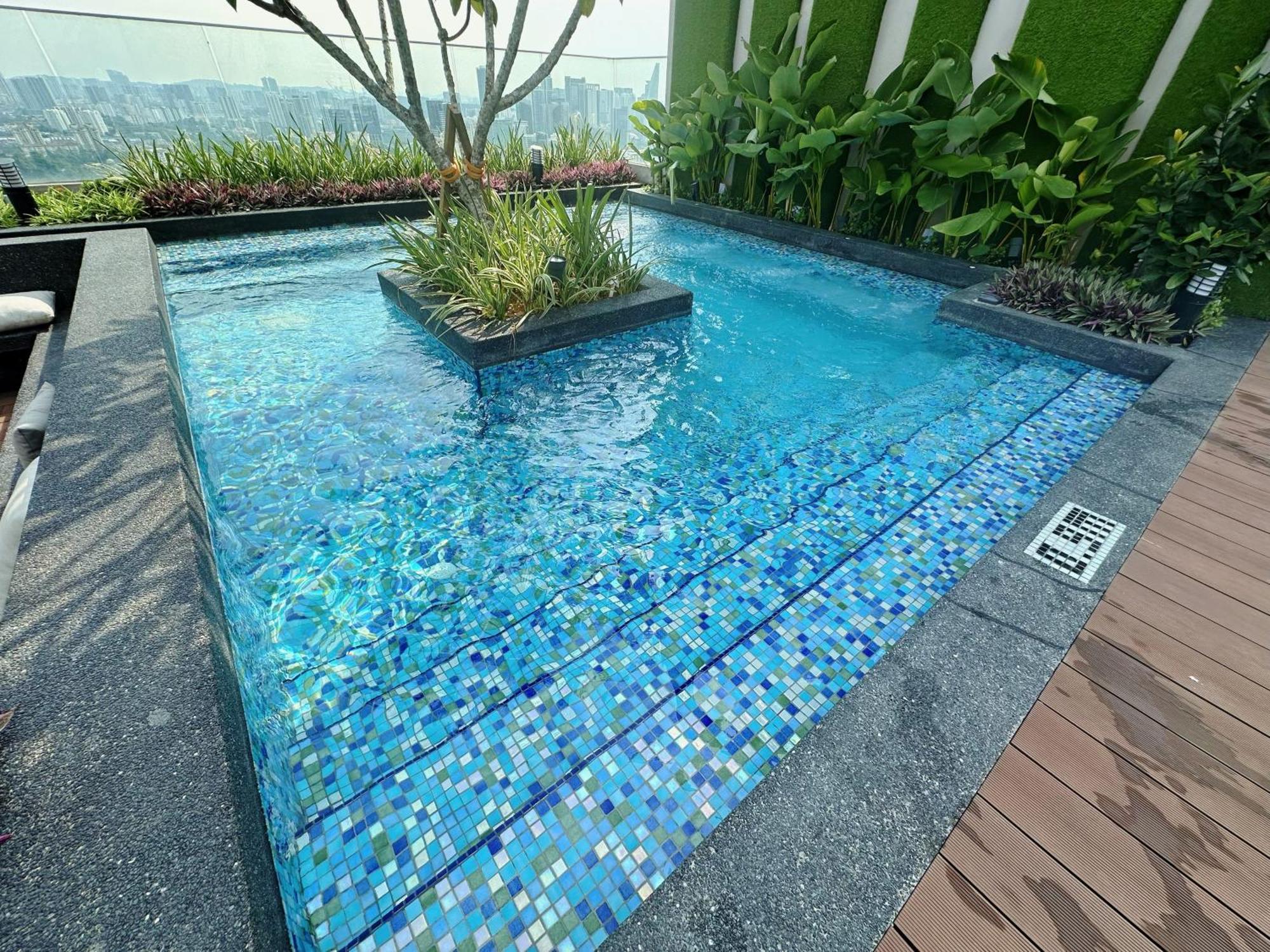 Kl Sentral Monorail 4 Pax Kuala Lumpur, Sky Pool Family Merdeka 118 View