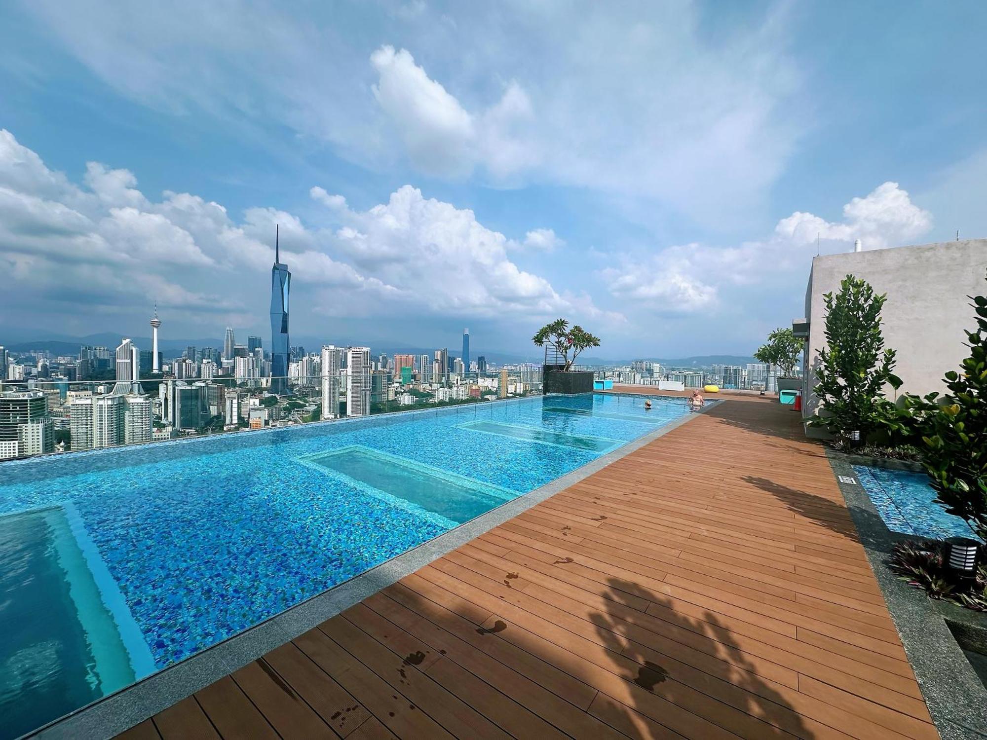 Apartment Kl Sentral Monorail 4 Pax Kuala Lumpur, Sky Pool Family Merdeka 118 View Kuala Lumpur