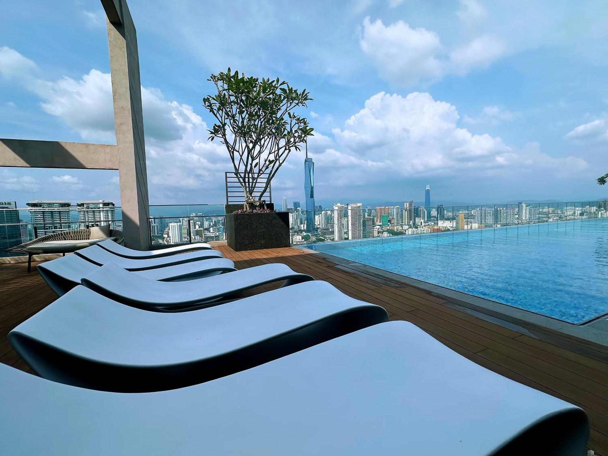 Kl Sentral Monorail 4 Pax Kuala Lumpur, Sky Pool Family Merdeka 118 View *