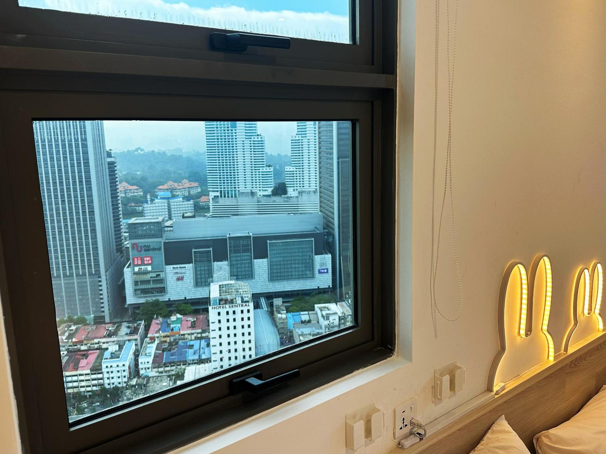 Kl Sentral Monorail 4 Pax Kuala Lumpur, Sky Pool Family Merdeka 118 View