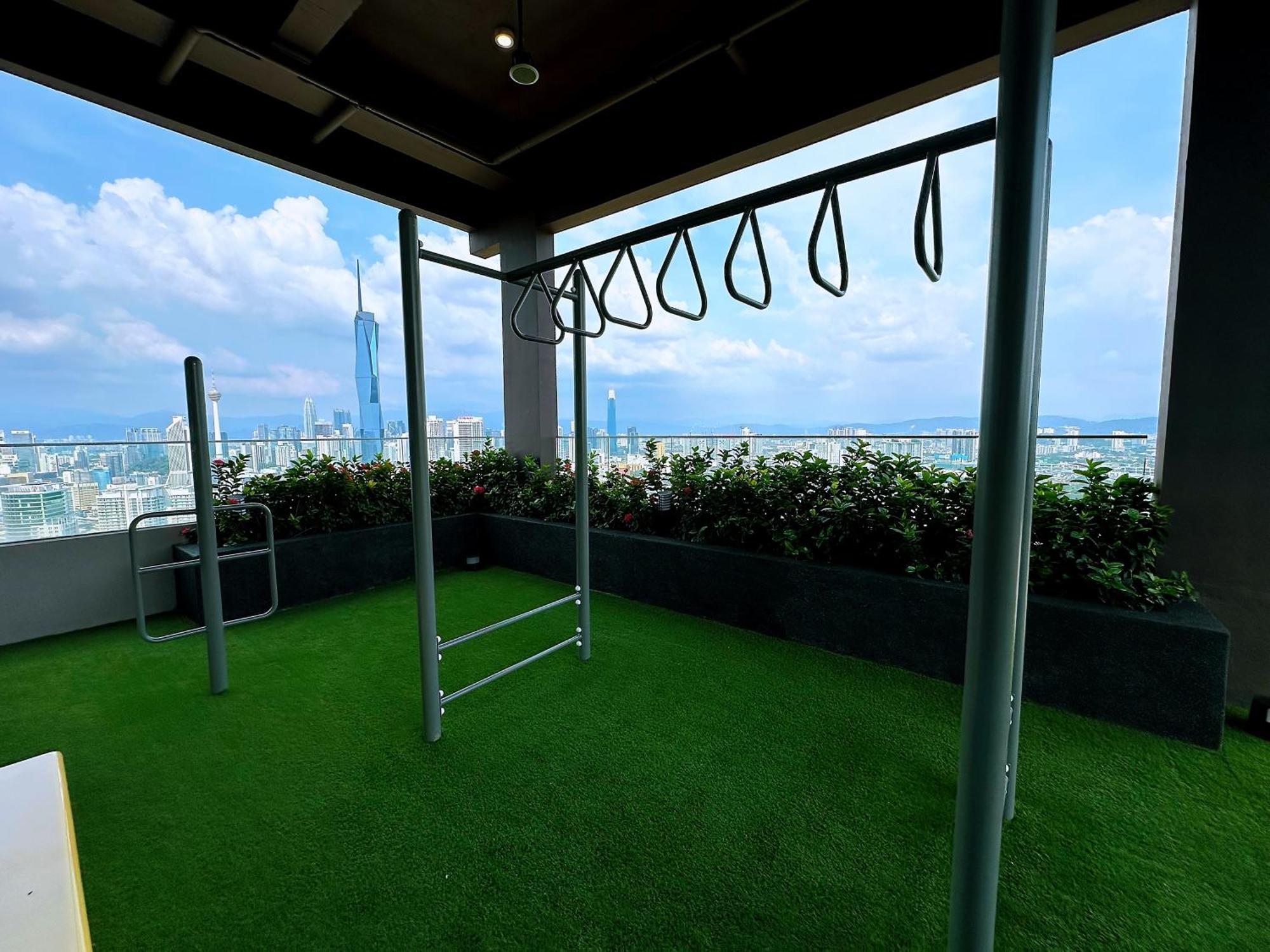 Apartment Kl Sentral Monorail 4 Pax Kuala Lumpur, Sky Pool Family Merdeka 118 View *